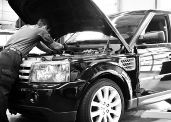 Автосервис по ремонту и обслуживанию автомобилей Land Rover Полис Фото 2